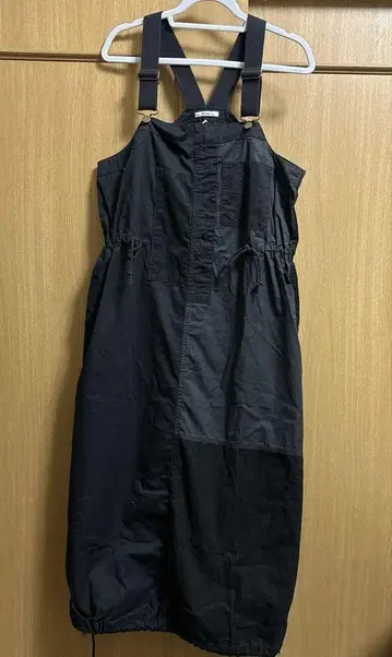 니코앤드 미사용 새상품 코듀로이와 다른 소재 오버롤 스커트