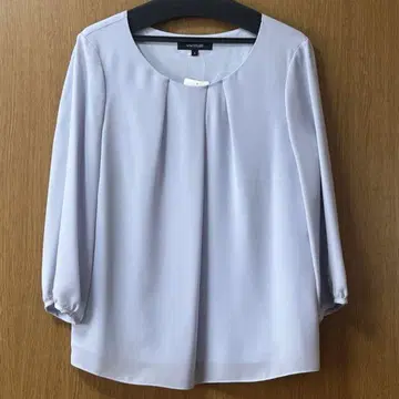 [택 포함 새상품] UNTITLED 7부 소매 블라우스 L 스카이블루