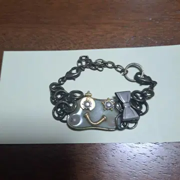 a-mu 유니크 얼굴 모티브 참
