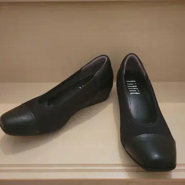 미사용급 fitfit 블랙 컴포트 플랫슈즈 힐 22cm