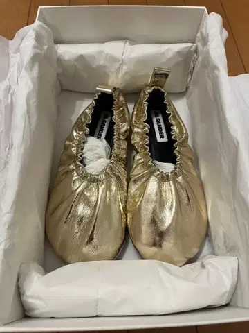 미사용 새상품 JIL SANDER 질 샌더 골드 발레 슈즈