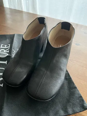 새상품급 odette e odile MOHI 부티 블랙