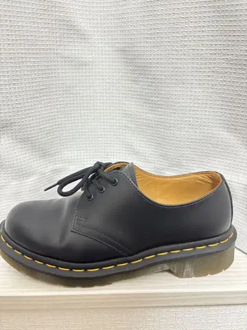 Dr. Martens 블랙 레이스업 슈즈