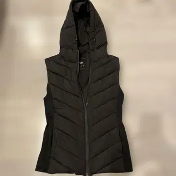 ZARA 후드 부착 블랙 베스트 M