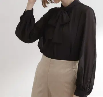 리본 포함 블랙 쉬폰 블라우스 M