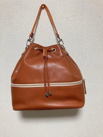 브라운 가죽 버킷백