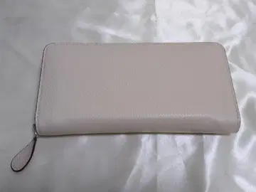 새상품 장지갑 천연 소가죽 슈발 누아르 아이보리