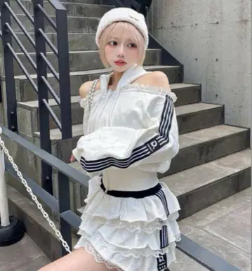 다리치 걸리시 스포티 맨투맨 셋업 화이트