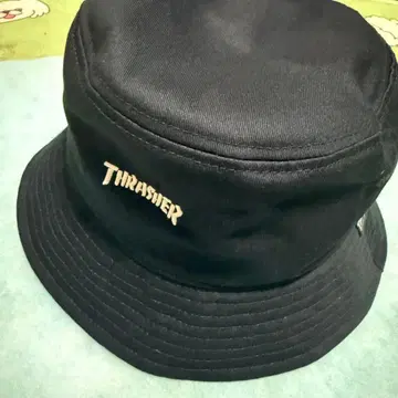 미사용 새상품 THRASHER 블랙 버킷햇 BLK 61cm