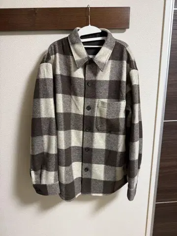 브라운 아이보리 체크 무늬 셔츠 자켓