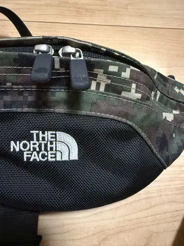 THE NORTH FACE 바디백 카모플라쥬