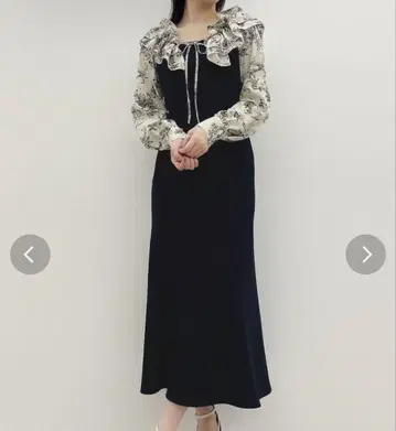 dazzlin 프릴 칼라 도킹 리브 원피스