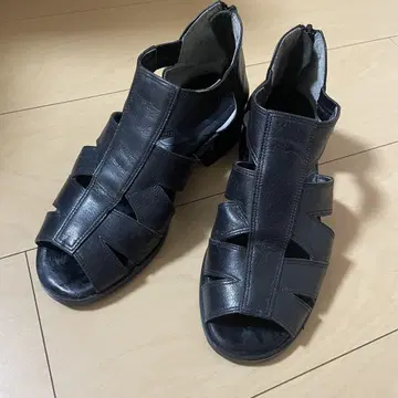 긴자 카네마츠 가죽 샌들
