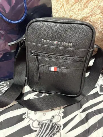 TOMMY HILFIGER 블랙 숄더백