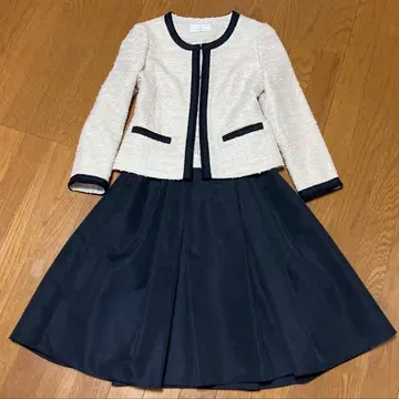 컨디션 최상 엠프리미어 자켓 스커트 수트 세트 36 블랙 베이지