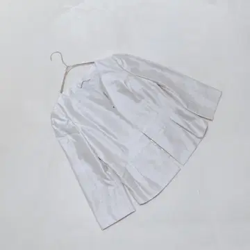 OA2856 [마노크] 노카라 자켓 [38] 실버 광택감 7부 소매