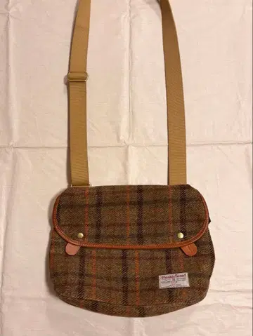 BRADY x HARRIS TWEED AVON