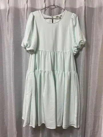 COS 민트 그린 티어드 드레스 반팔