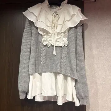 SHOWME 프릴 옷깃 레이어드 니트