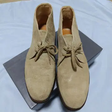 Hush Puppies 베이지 스웨이드 처카 부츠