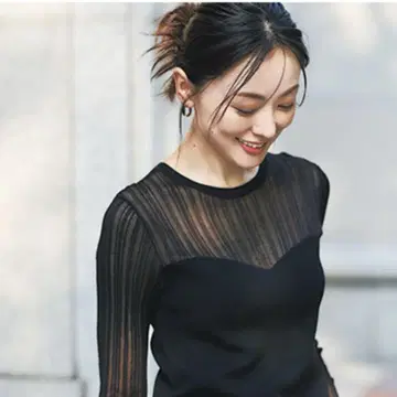 [ uncrave ] 새상품급 실키 니트 콤비 상의