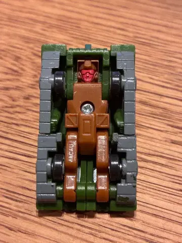 트랜스포머 마이크로 마스터, 사이드 트랙