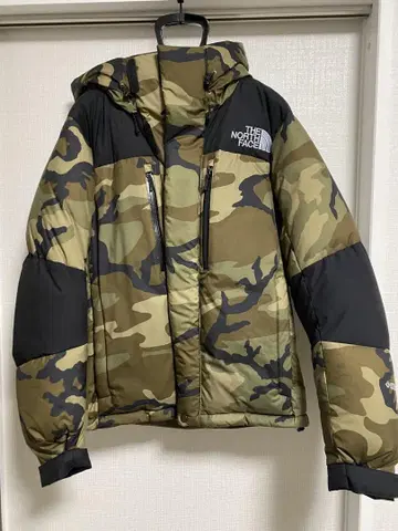 THE NORTH FACE 카모플라쥬 바르톨로 다운 자켓