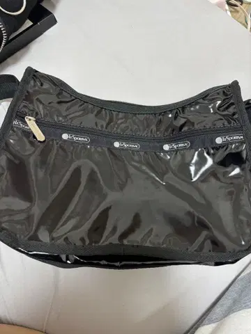 Lesporsac 숄더백 블랙 에나멜
