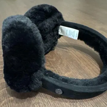 EMU 블랙 귀도리