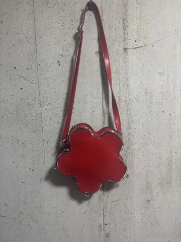 새상품급 25SS noirkeininomiya 빨간색 꽃 숄더백