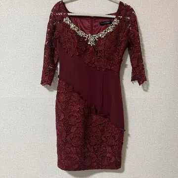ROBE de FLEURS Glossy 버건디 드레스