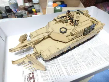 1/35 현용 미국 육군 M1A1 에이브람스 마인 브라운 완성품
