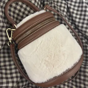 ZARA 인조 모피 숄더백