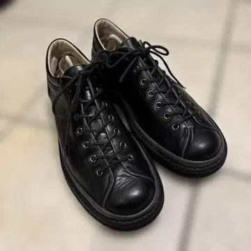 GUESS 블랙 가죽 가죽 신발 25cm