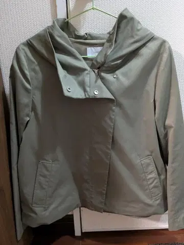 UNTITLED 후드 부착 마운틴 후드티