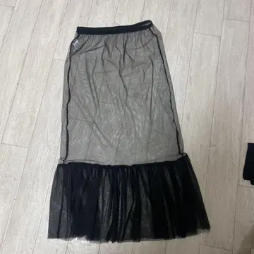 블랙 메쉬 플레어 롱 스커트