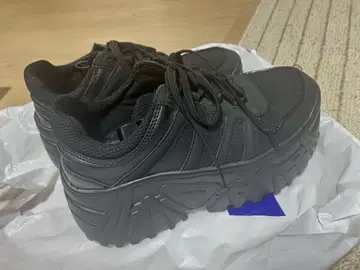 버쉬카 통굽 스니커즈 스니커즈 버쉬카