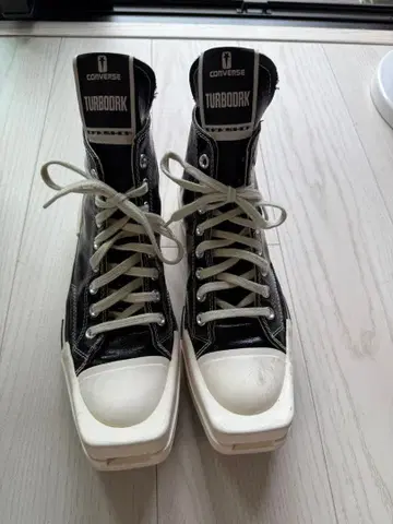 CONVERSE TURBODORK 블랙 스니커즈