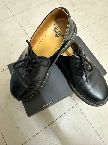 닥터 마틴 블랙 레이스업 슈즈
