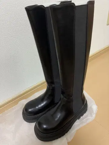 사이드 고어 벌키 롱 부츠 블랙