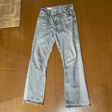 그레이 부츠컷 데님 프린지 밑단