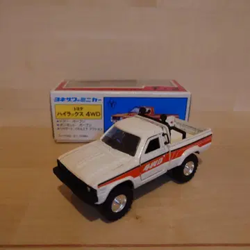 도요타 하이럭스 4WD 미니카