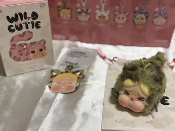 POPMART crybaby Wild but Cutie 시리즈