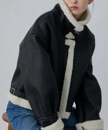 가죽 숏 무스탕 코트 블랙