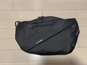 블랙 바디백 웨스트 파우치