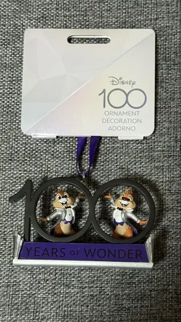 Disney 100 Years of Wonder 칩 앤 데일