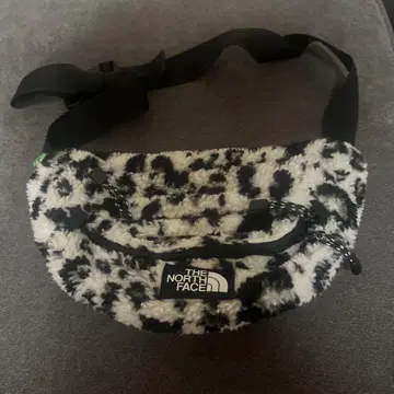 THE NORTH FACE 레오파드 무늬 숄더백