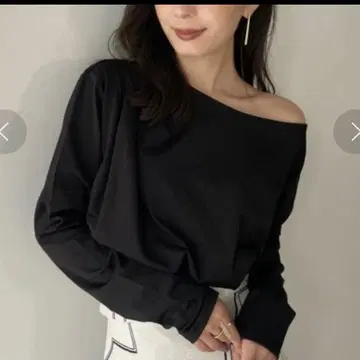 새상품급 아뉴앙스 원숄더 드레이프 컷 상의 303
