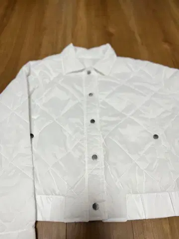 화이트 퀼팅 자켓 숏 기장