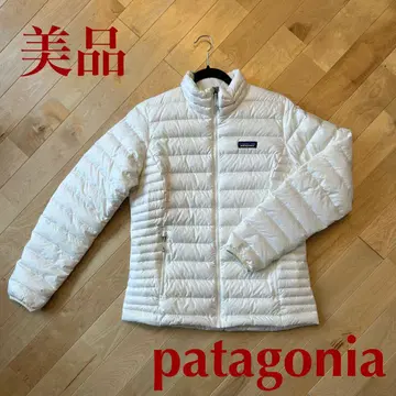새상품급 M 사이즈 Patagonia 다운 자켓 화이트
